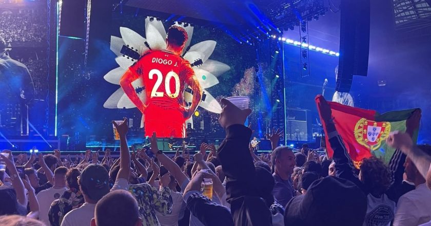 A homenagem dos Oasis a Diogo Jota que está a correr mundo (VÍDEO)