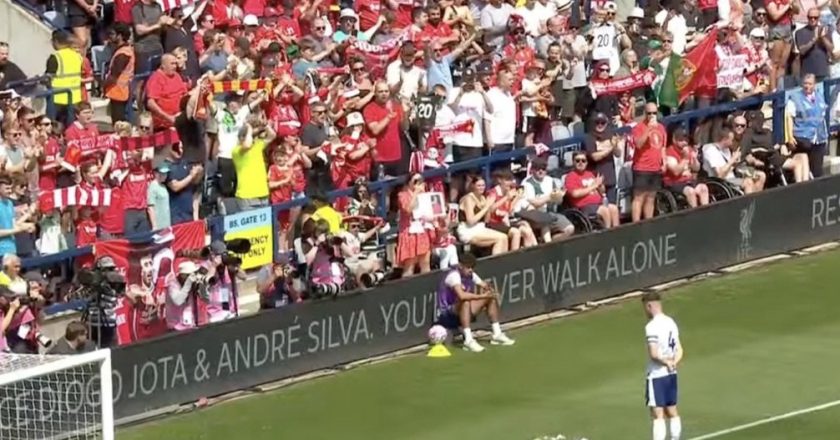 A arrepiante homenagem do capitão do Preston a Diogo Jota (VÍDEO)