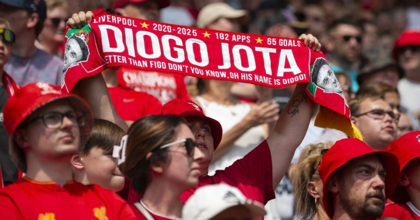 Adeptos do Liverpool uniram-se em jogo de homenagem por Diogo Jota (fotos e vídeos)