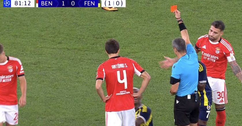 O lance que valeu o 2º amarelo e expulsão de Talisca frente ao Benfica (VÍDEO