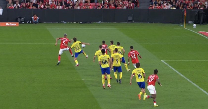 Penalti “polémico” a favor do Benfica dá que falar nas redes sociais (VÍDEO)