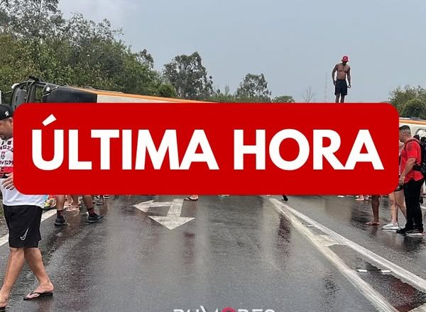 ÚLTIMA HORA! Autocarro com adeptos do Flamengo tombou e as imagens impressionam (VÍDEO)