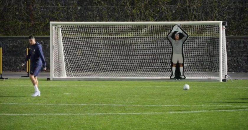 Cristiano Ronaldo desafiado a marcar a um guarda-redes imbatível (VÍDEO)