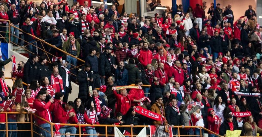 Adepto do Braga morreu após sofrer um enfarte durante o jogo da Taça da Liga