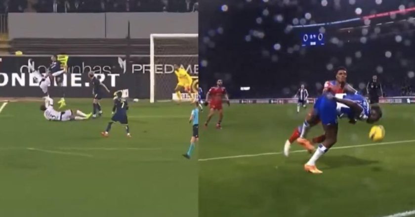 Adeptos do Vitória SC comparam lances do FC Porto após o penálti contra o Gil Vicente